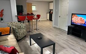 Entire Condo Minutes From Niagara Falls